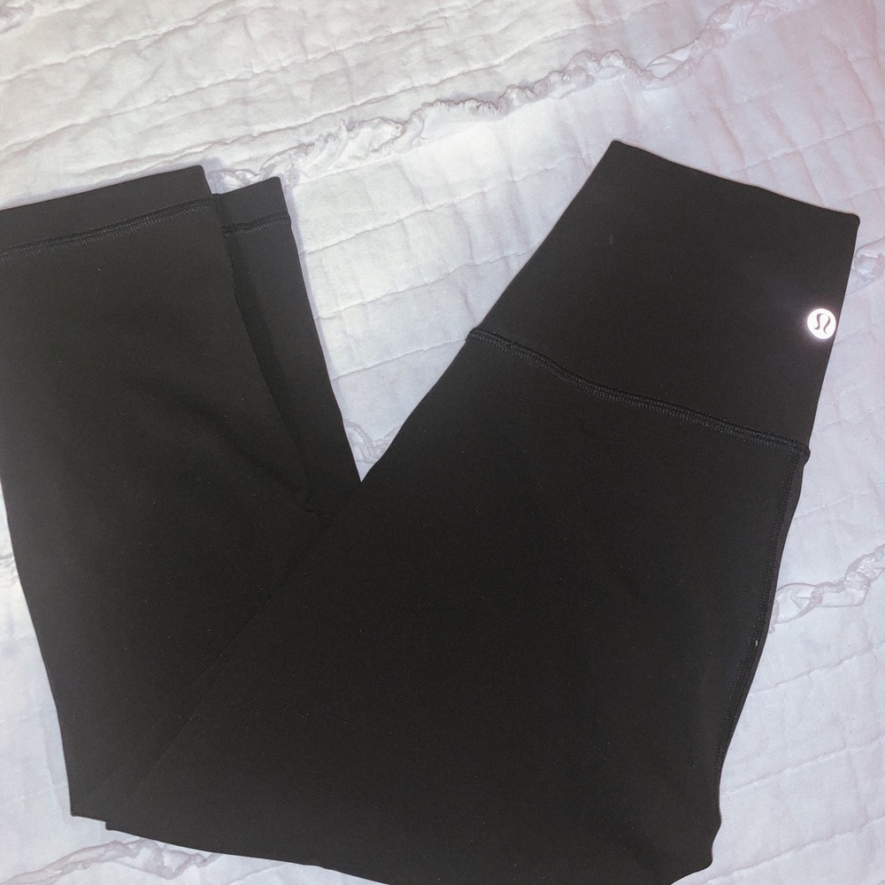 23” capri lululemon leggings!